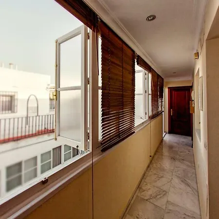 El Atico De Cervantes 加的斯